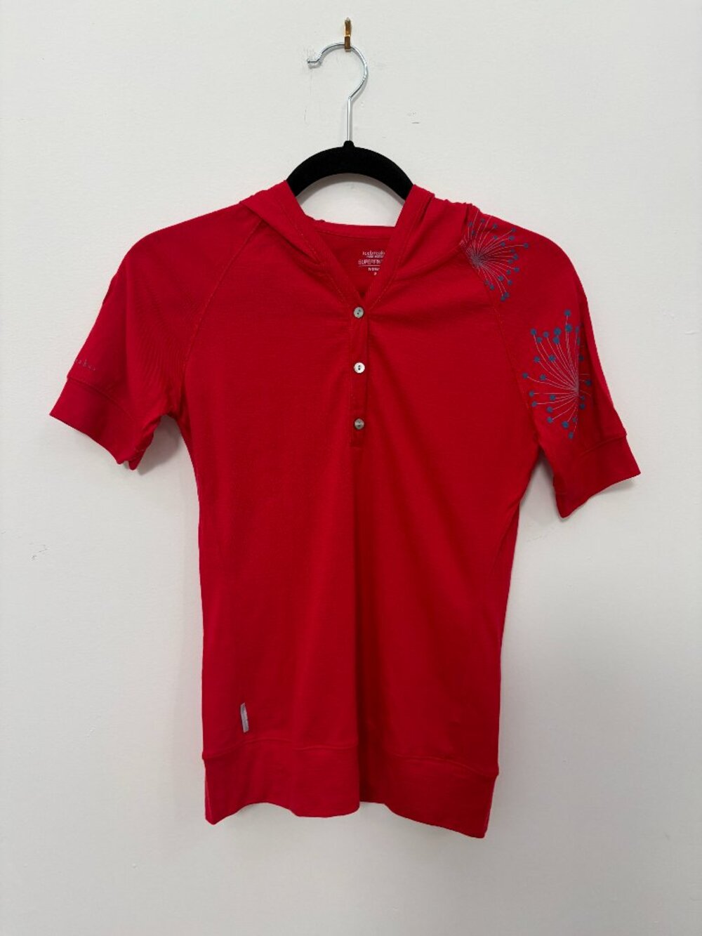 2000s Icebreaker Cherry Red Hooded Merino Wool Tshirt